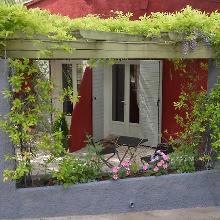 펜션 Les Les Mayombes 로크부른수르알젠스