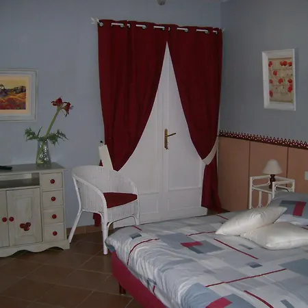 Les Les Mayombes بيت للعطل
