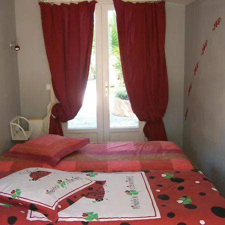 Dom wakacyjny Les Les Mayombes