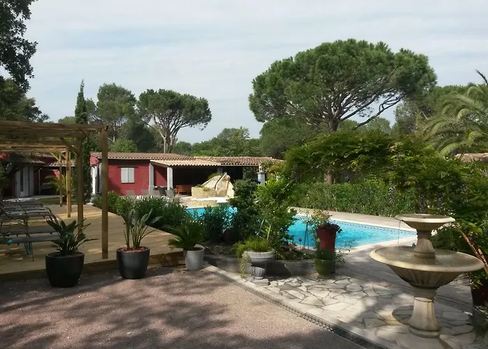 Les Les Mayombes * Roquebrune-sur Argens